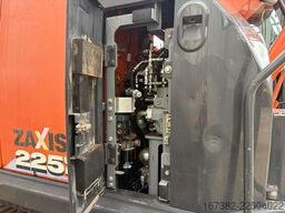 Hitachi ZX225US5LC