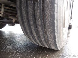 VOLVO FM9 300 6x2 Abrollkipper + kran