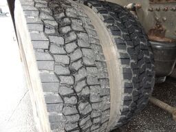 VOLVO FM9 300 6x2 Abrollkipper + kran