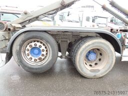 VOLVO FM9 300 6x2 Abrollkipper + kran