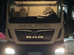 MAN TGS 37.500 8X4 2 SK GESTEINSKIPPER BORDMATIK