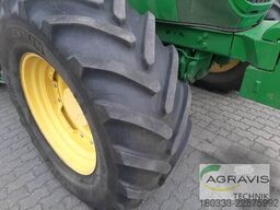 John Deere 6215 R