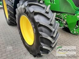 John Deere 6215 R