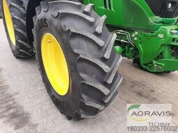 John Deere 6215 R