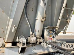 Fruehauf STEEL CHASSIS,  DUMPER!   Full spring!  TOP con...