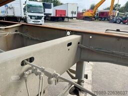 Fruehauf STEEL CHASSIS,  DUMPER!   Full spring!  TOP con...