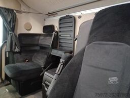 Actros 1833 L nR Curtainsider