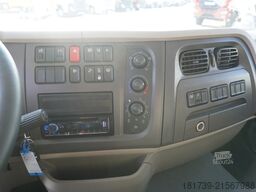 DAF LF 12.210 18-pallet container with tail