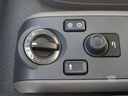 DAF LF 12.210 18-pallet container with tail