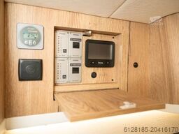 MERCEDES-BENZ TAKLAMAKAN 4x4 Yacht auf Rädern, Innova Roadtrip