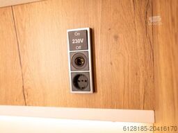 MERCEDES-BENZ TAKLAMAKAN 4x4 Yacht auf Rädern, Innova Roadtrip