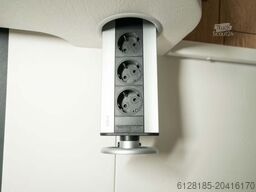 MERCEDES-BENZ TAKLAMAKAN 4x4 Yacht auf Rädern, Innova Roadtrip