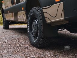 MERCEDES-BENZ ATACAMA 4x4D - 100% autark, Längsschläfer für 4