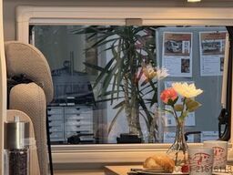 LMC Innovan Pure 600 Auto. RFK Markise