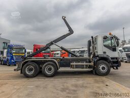 IVECO TRAKKER 410 - 121 499 KM