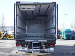 Renault D19 Wide 4x2 E6 / Lamberet 22 EPAL refri