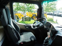 Mercedes-Benz Actros 2546 / Lecapitaine refrigerator