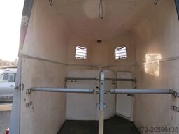 HUMBAUR Atis 2 Pferde Sattelkammer