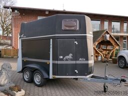 HUMBAUR Atis 2 Pferde Sattelkammer