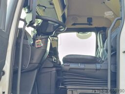 Mercedes-Benz Actros 2545 6x2*4 - Box with sidedoors - Loadli...