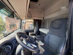DAF CF 450 4X2 Space Cab LED NL truck