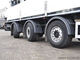 KWB 2018 + JKB 12R/62-2 KRAAN / ALU BORDEN / 2x STU...