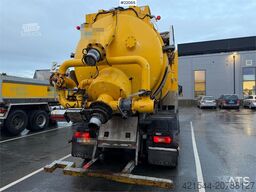 Volvo FM 6x2 supersuction w/ Disab body 1 owner car