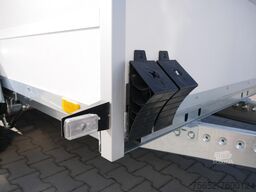 Blyss Kofferanhänger 3,04x1,46x1,80m 2000kg 100 Km/h uvm