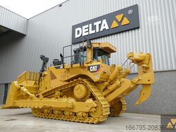 Caterpillar D8T