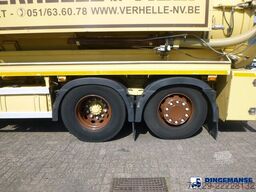 Renault D 26 Wide 6x2 vacuum tank 11 m3