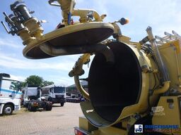 Renault D 26 Wide 6x2 vacuum tank 11 m3