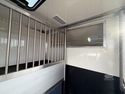 RENAULT MASTER PAARDENWAGEN | HORSETRUCK | TVW | STALLI...