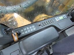 CATERPILLAR 320 FL Kettenbagger 65.000 EUR