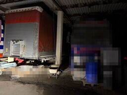 SCHMITZ CARGOBULL SCB*S3T/06 V L N/39 B HO B1 GO BORDWAND LUFT LIF