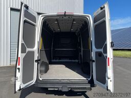 VW Crafter Kasten 35 L4H3 NAV RFK äden