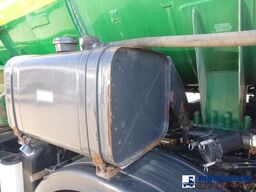 Mercedes-Benz Axor 3236 8x4 RHD vacuum tank