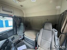 Scania R580 8x2 flatbed truck