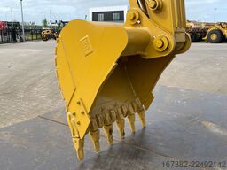Caterpillar 323D3