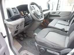 VOLKSWAGEN Crafter BUS mittellang Hochdach FWD Rampe Klima