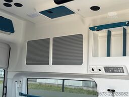 VW VW T6.1, 2.0 TDI, mit Rampe, Trage und Sessel