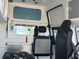 VW VW T6.1, 2.0 TDI, mit Rampe, Trage und Sessel