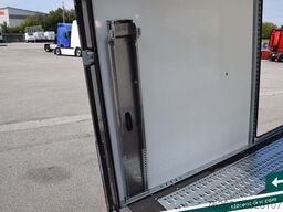 BRIAN JAMES TRAILERS Race Transporter 7 extra Hoch Solar Kamera
