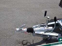 BRIAN JAMES TRAILERS Race Transporter 7 Seilwinde Solar Kamera