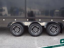 BRIAN JAMES TRAILERS Race Transporter 7 Seilwinde Solar Kamera
