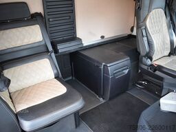 MERCEDES-BENZ Actros 2548 L 6x2 E6 Retarder Standklima