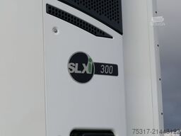 SCHMITZ CARGOBULL SKO 24/ SLXi300/ DS / BLUMEN / TRENNWAND/BI TEMP