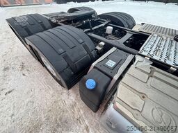 Volvo FM 460 6x2/4 STEERED PUSHER AXLE / VOLVO DEMO T...