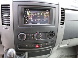 VOLKSWAGEN Crafter 2.5 TDI Kasten 3,5 t + AHK, Klima,