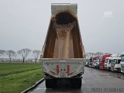 MERCEDES-BENZ AROCS 3251