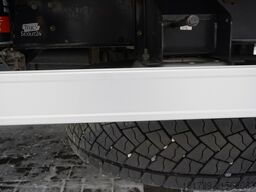 Renault D280 16T / Box truck 18 EPAL / Tail lift